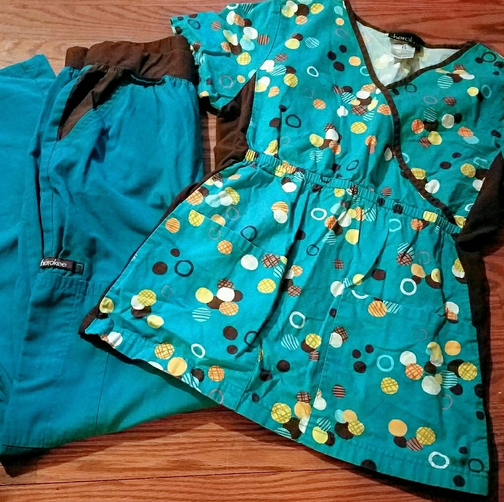 Cherokee scrub set